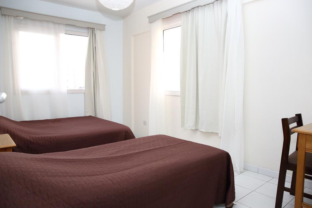 Alora Apartments Larnaca Ngoại thất bức ảnh