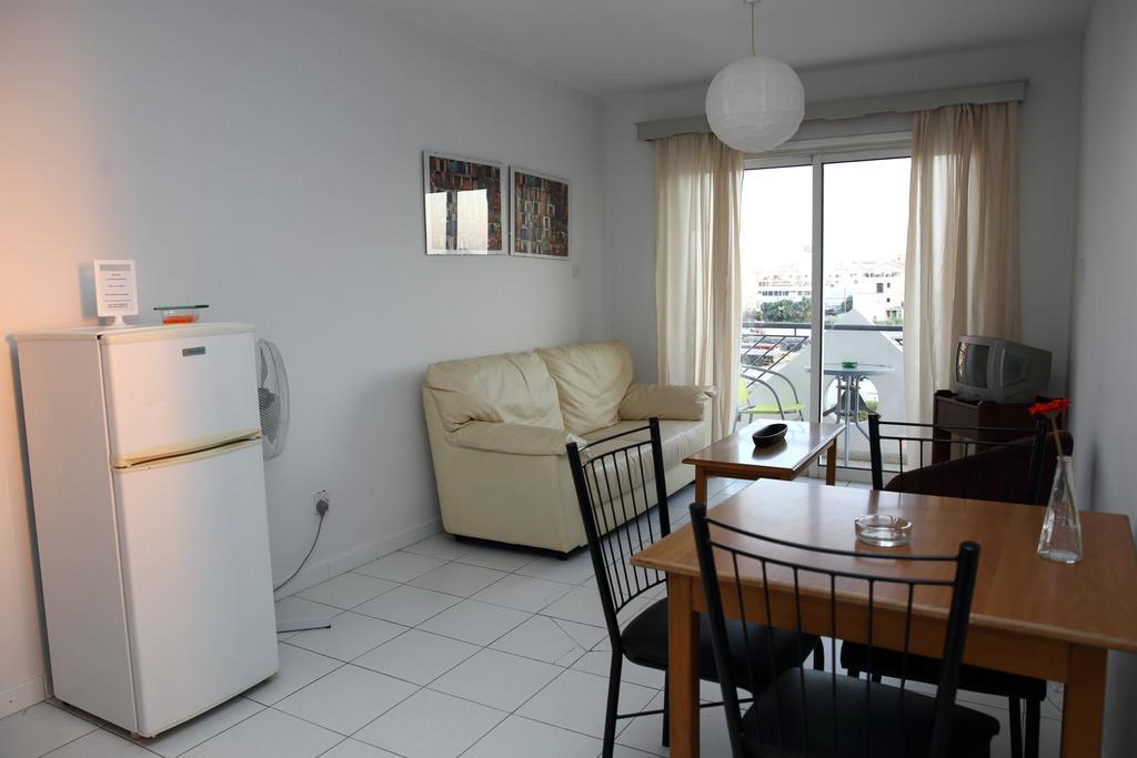 Alora Apartments Larnaca Ngoại thất bức ảnh