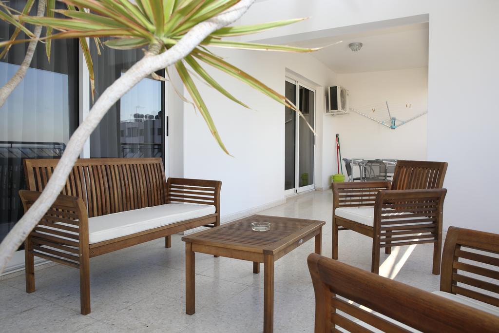 Alora Apartments Larnaca Ngoại thất bức ảnh