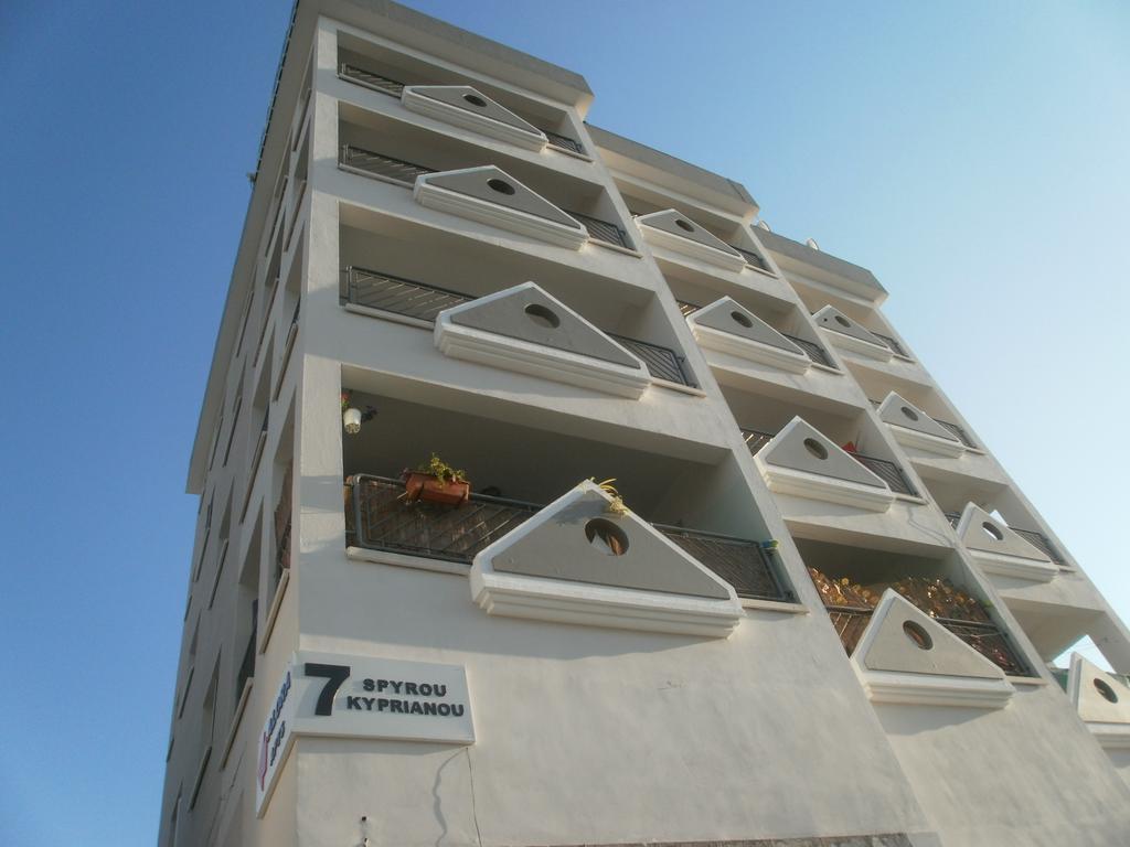 Alora Apartments Larnaca Ngoại thất bức ảnh