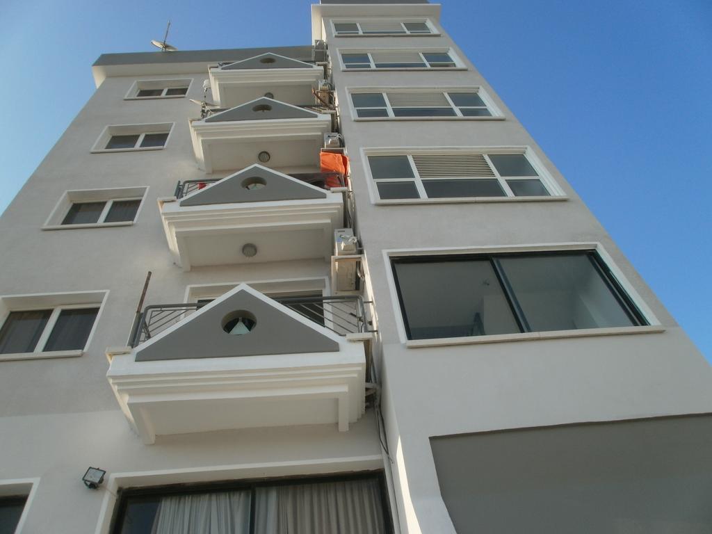 Alora Apartments Larnaca Ngoại thất bức ảnh
