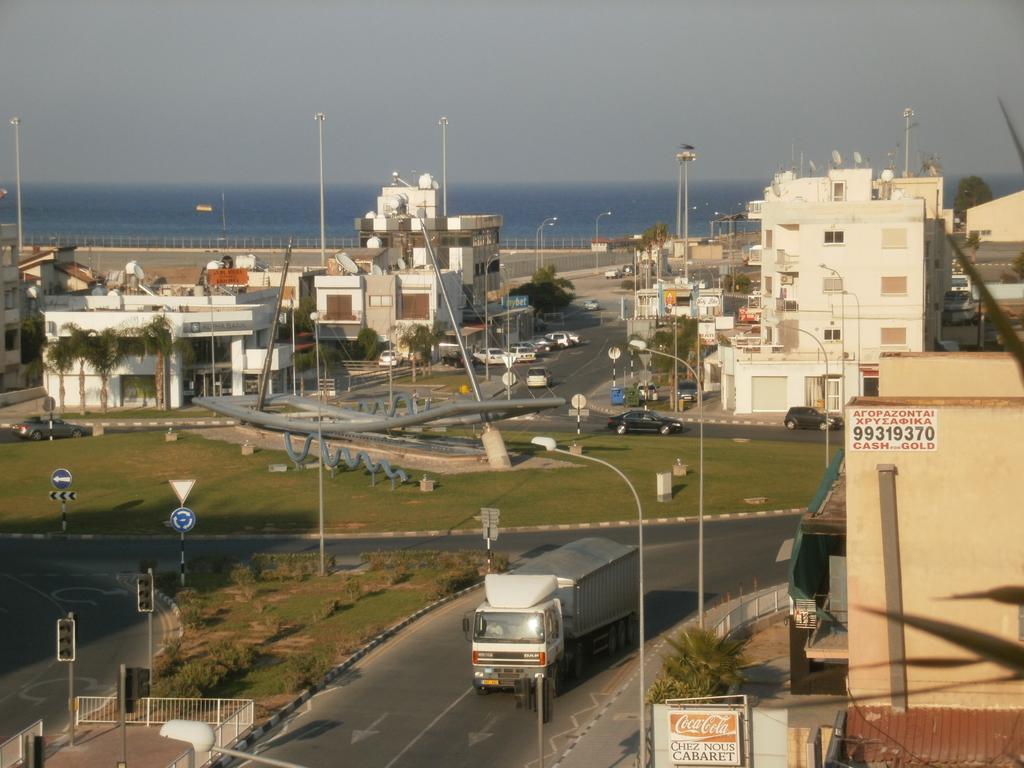 Alora Apartments Larnaca Ngoại thất bức ảnh