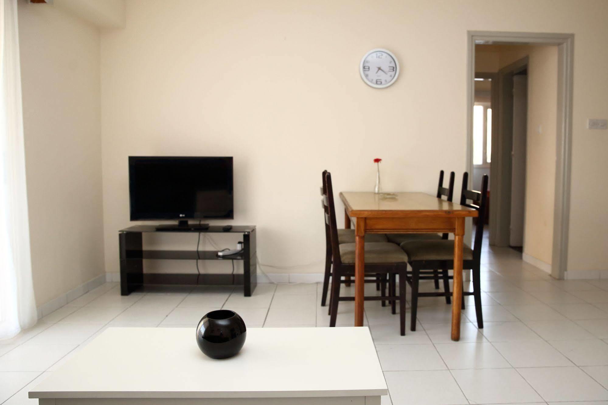 Alora Apartments Larnaca Ngoại thất bức ảnh
